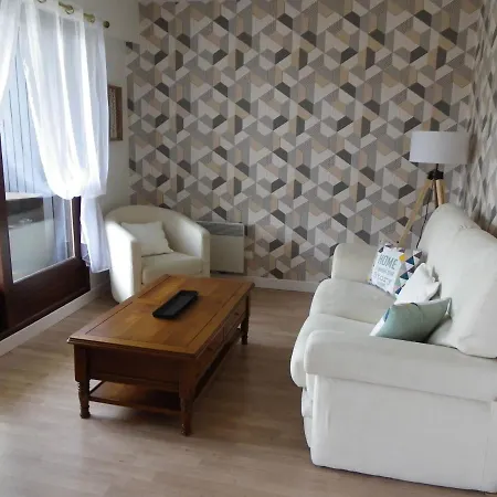 Apartment F2